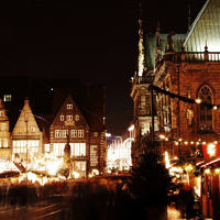 Kerstmarkt bij nacht