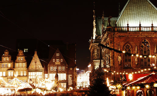 Kerstmarkt bij nacht